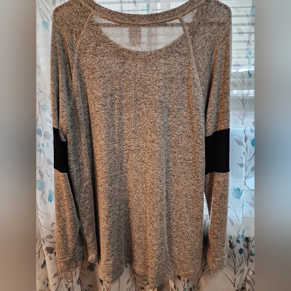 Sweater - Picture 3 of 4